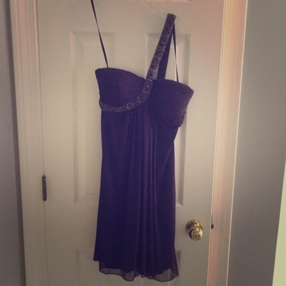 NWOT Caché purple cocktail dress shoulder strap.​